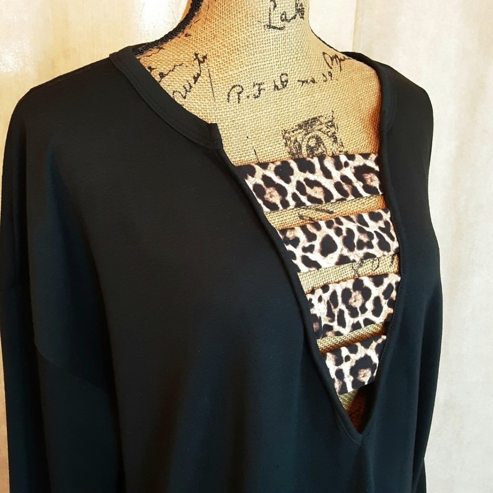 BiBi Long Sleeve Jersey Knit Top Black, Leopard Trim V-neck Size M - NWT - Picture 10 of 10